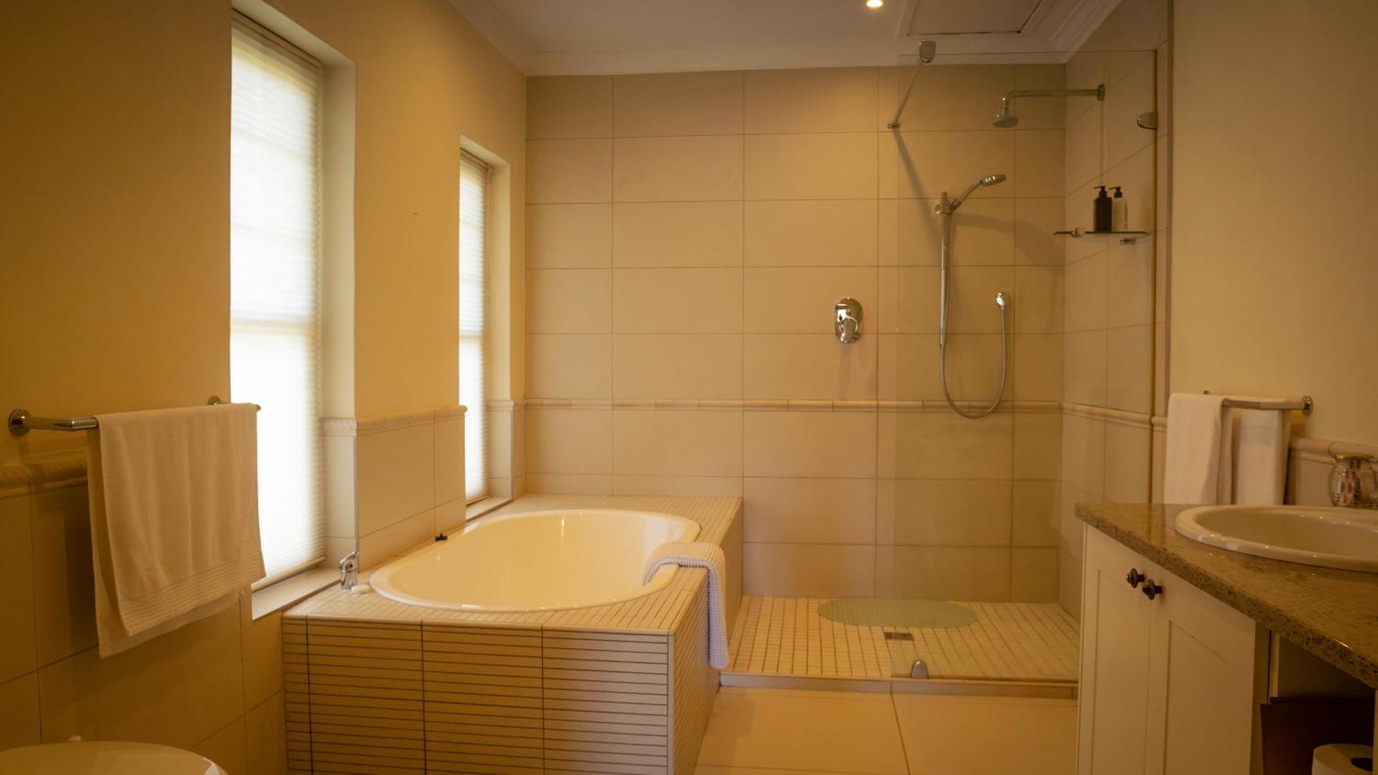 Guest house Rustic Manor Tokai