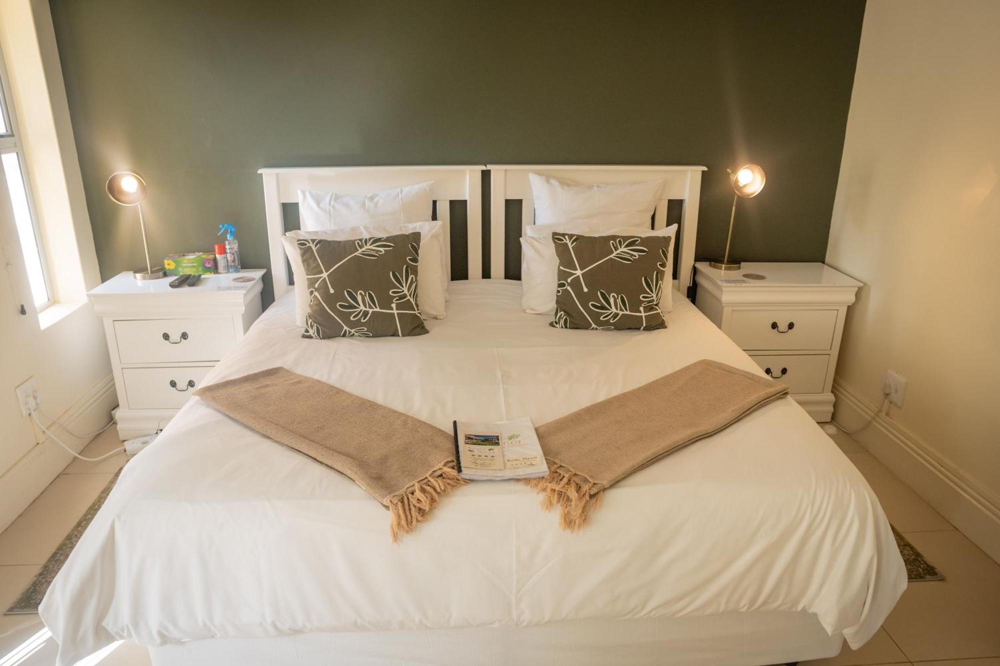 Guest house Rustic Manor Tokai